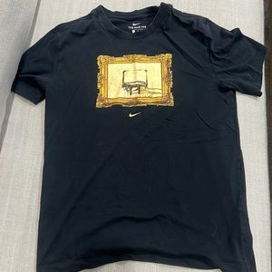Nike men’s small t-shirt